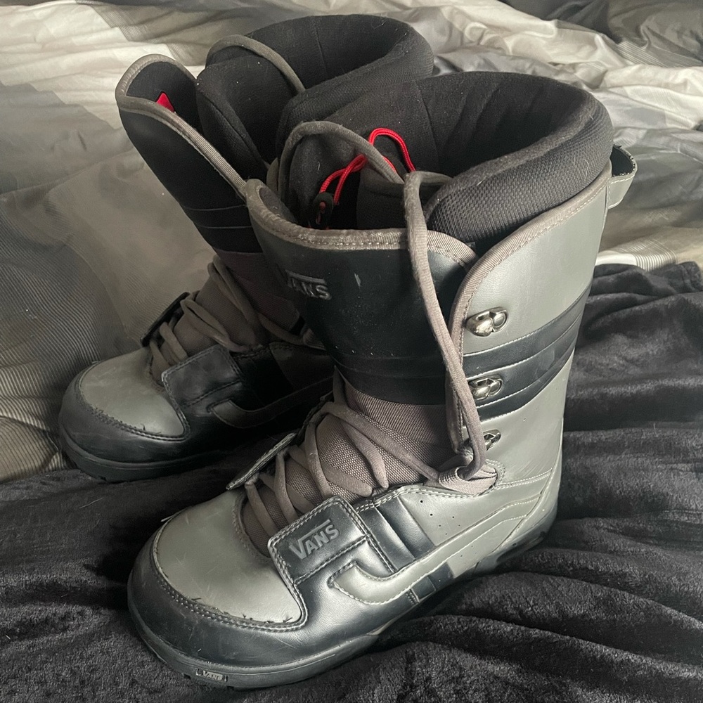 Vans Emigre Snowboard Boots